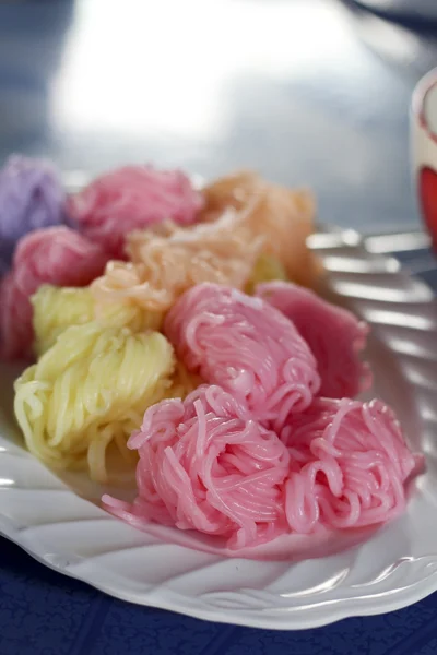 Colorful of Thai vermicelli eaten with curry and vegetables,kano — Stock Photo, Image