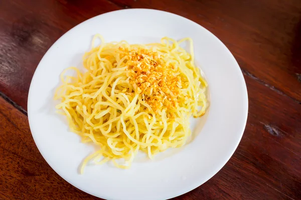 Noodle with braised leeks. — Stock Photo, Image