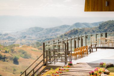 Khaokho Milli Parkı restoranında güzel dağ görünümünden