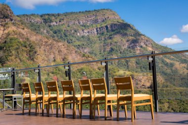 Khaokho Milli Parkı restoranında güzel dağ görünümünden