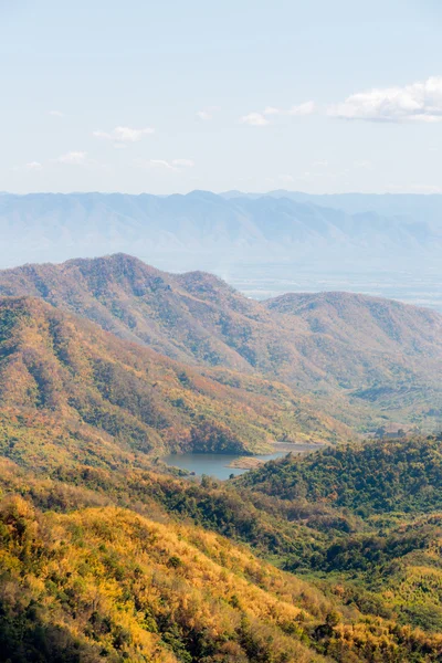 秋季彩林山 — 图库照片