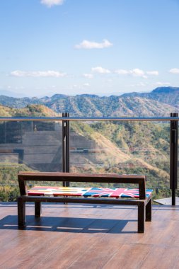 Khaokho Milli Parkı restoranında güzel dağ görünümünden