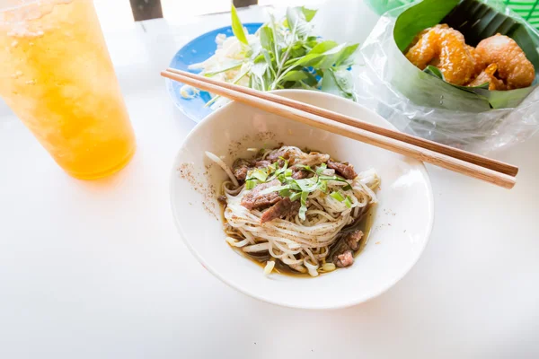 Noodles with pork and pork balls Thai style. Thai peoples call B — Stock Photo, Image