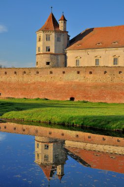 kule ile Ortaçağ Kalesi