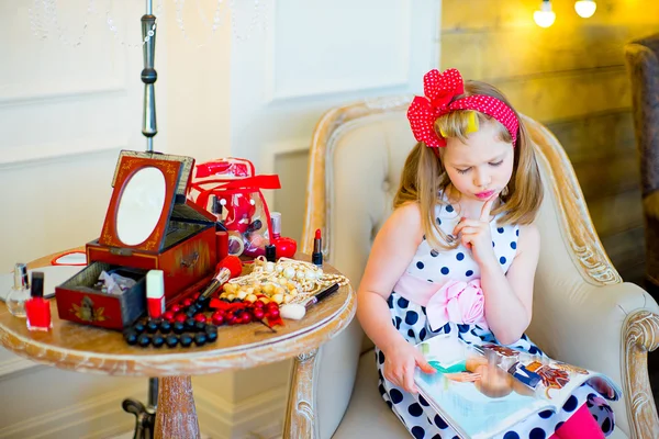 La niña en pin up estilo —  Fotos de Stock