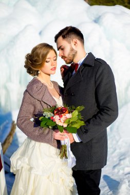 Kışın gelinle damat