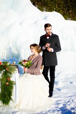 Kışın gelinle damat