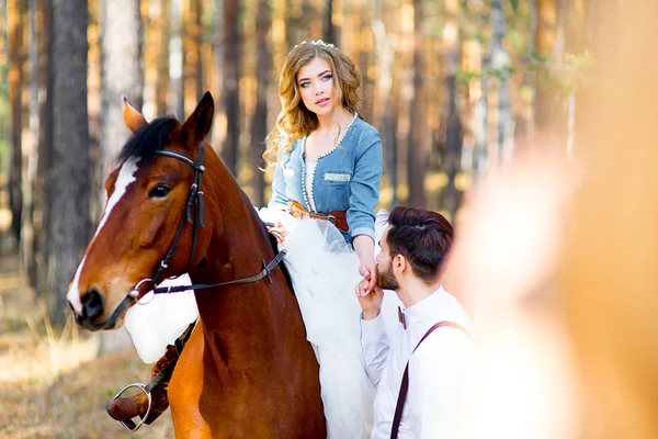 Boda en estilo country en el bosque — Foto de Stock