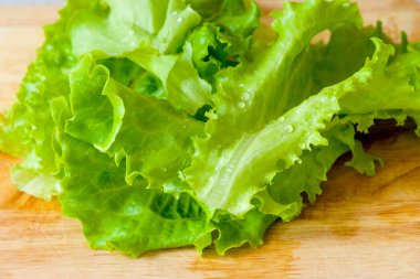 Taze sebze salatası. 