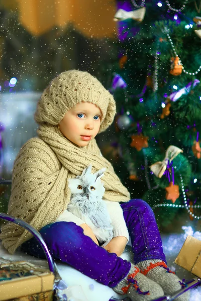 The girl near a Christmas fir-tree 6 — Stock Photo, Image