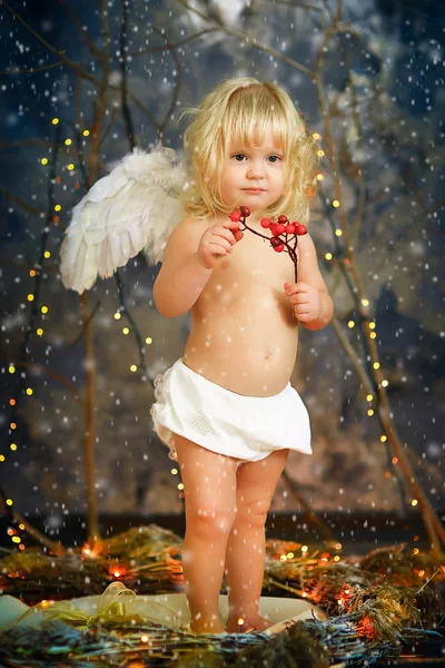 带翅膀的天使 4 孩子 — 图库照片