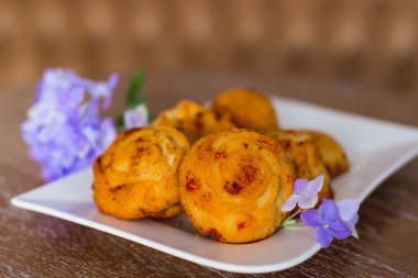 kek bir plaka üzerinde