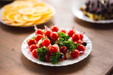 Aperatif ile plakalar