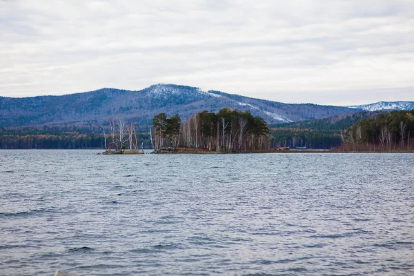 The lake in the wood — Stock Photo, Image