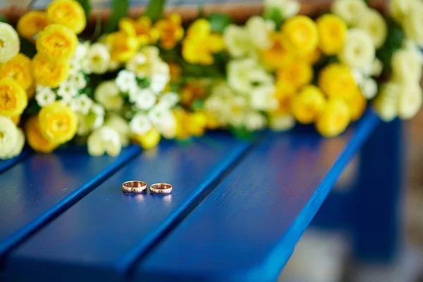 Two wedding rings — Stock Photo, Image