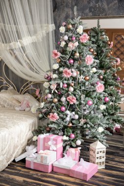 Yeni yıl ve Noel iç pembe renkli