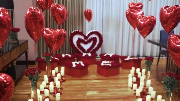 婚姻申请中的浪漫装饰元素。很多心形的玫瑰. — 图库视频影像