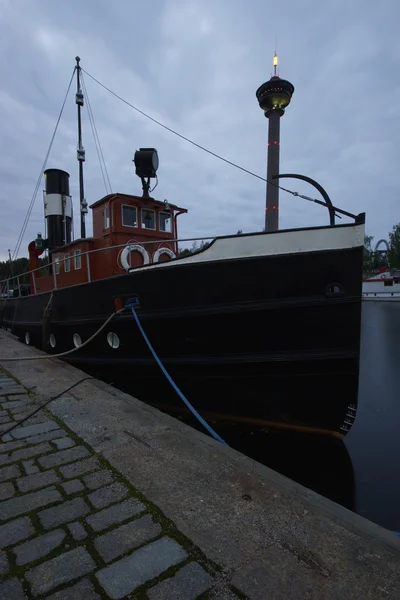 Afgemeerd boot, finland — Stockfoto