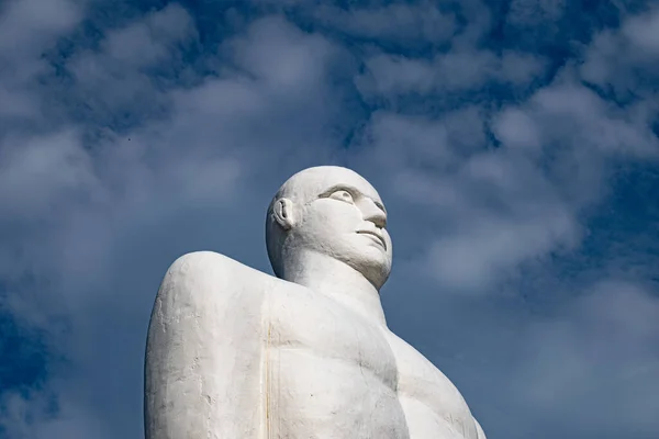ESBJERG - Heykeltraş denizle buluşuyor. 2019 yazındaki 4 heykelden birinin ayrıntıları.