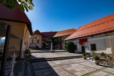 Slovenya, Covid turizm krizi sırasında terk edilmiş Kanlı kale avlusu