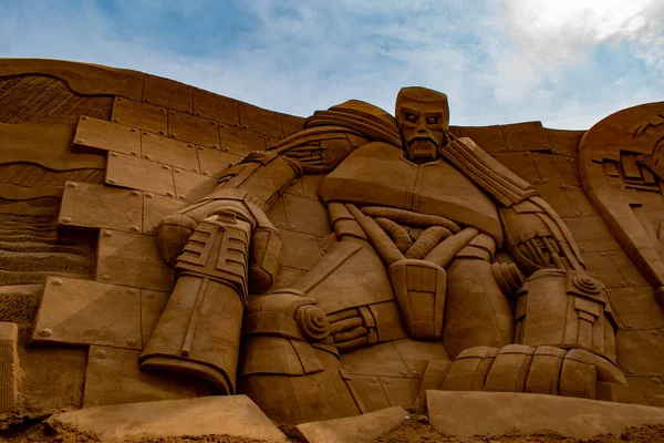 Sand Heykel Festivali 2019 'da kum robotu, Sondervig, Danimarka