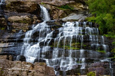 Voss, Norveç yakınlarındaki Tvindefossen Şelalesi 'nin Ölüleri