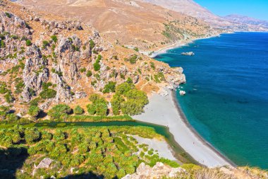 Preveli siyah kum plaj