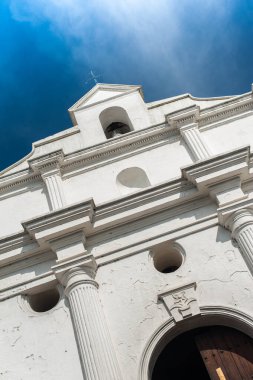 Chicago 'daki Santo Tomas Kilisesi cephesinde.