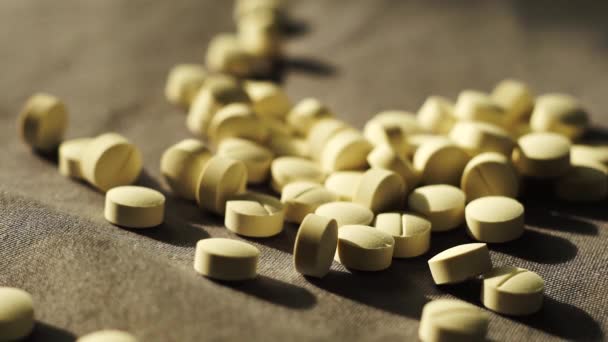 White Selenium Supplement Nutrition Pills — Stock Video