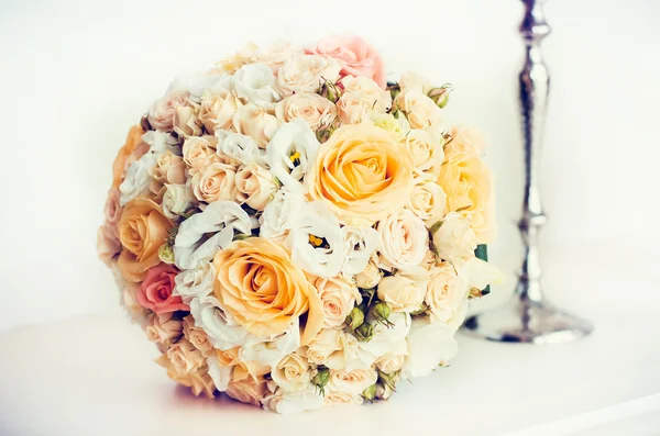 Güllü gelin buketi