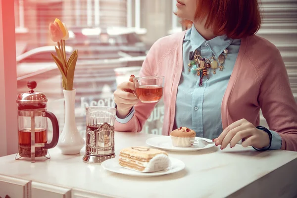 Young woman in cafe — Stock Photo, Image