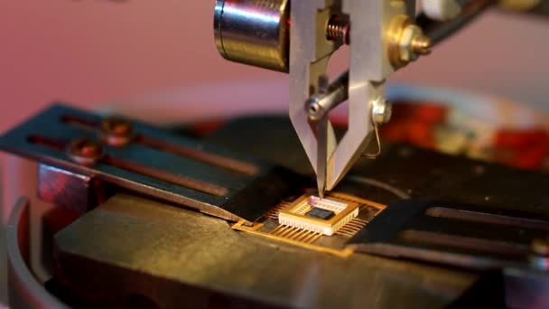 Matériel micro-électronique universel de collage de fil dans le gros plan de travail 