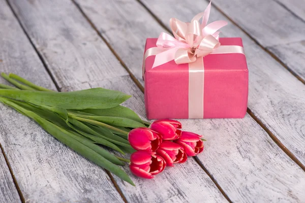 Virág, ajándék, tulipán, háttér — Stock Fotó