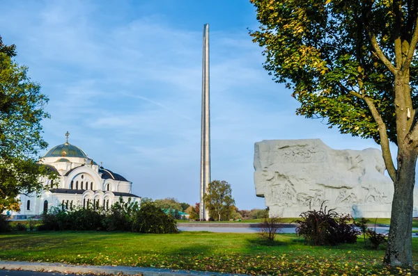 View from gates of Brest fort to the hero soldier monument — Stock Photo, Image