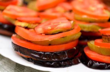 Patlıcan domates ile