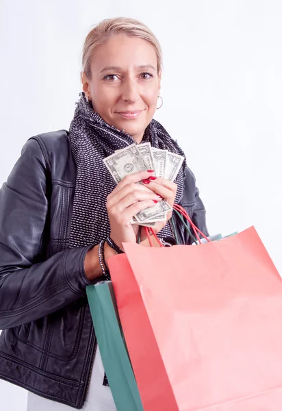 Alışveriş çantalı kadın. — Stok fotoğraf