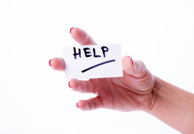 Beyaz kart tutan kadın el