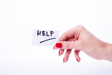 Beyaz kart tutan kadın el