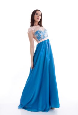 güzel bir kadın kılığında