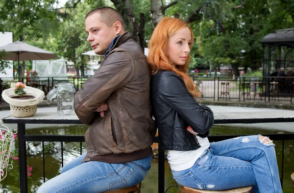 Young couple turning away from each other — Stock Photo, Image