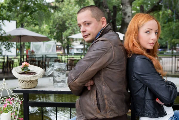 Young couple turning away from each other — Stock Photo, Image