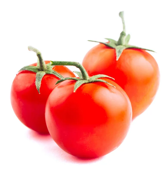 Tomates cereza aislados en blanco —  Fotos de Stock