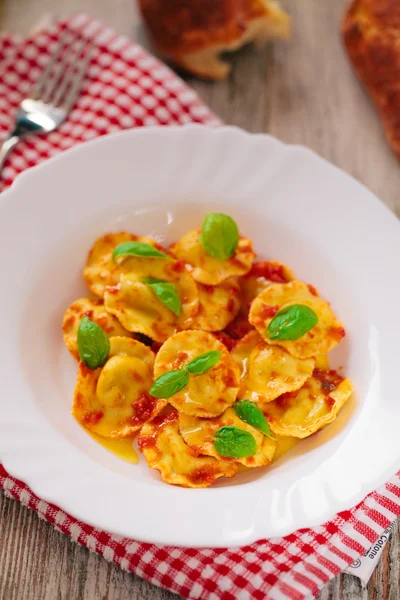 Ravioli with tomato sauce — Stock Photo, Image