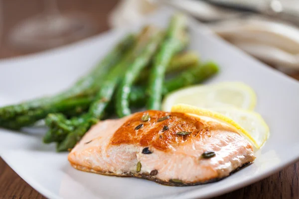 Fillet of Salmon with Asparagus — Stock Photo, Image