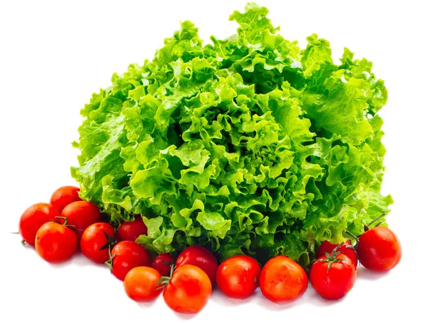 Sla salade en tomaten geïsoleerd op wit — Stockfoto