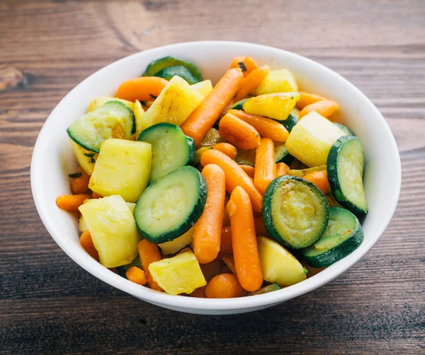 Tabak kızarmış sebzeler — Stok fotoğraf