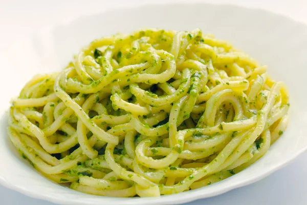 Spagetti pesto szósszal — Stock Fotó