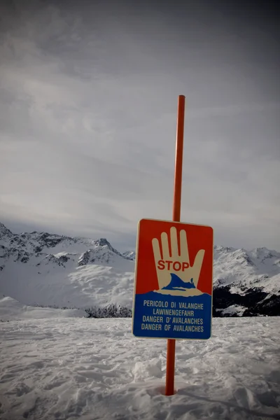 Panneau d'avertissement d'avalanche — Photo