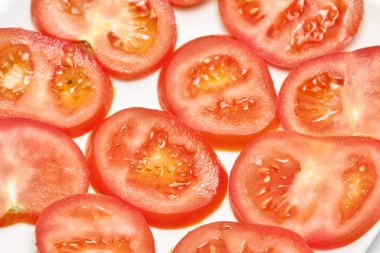 dilimlenmiş domates