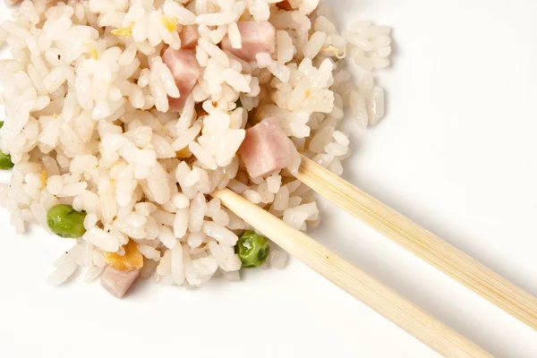 Arroz chinês com legumes e ovos — Fotografia de Stock